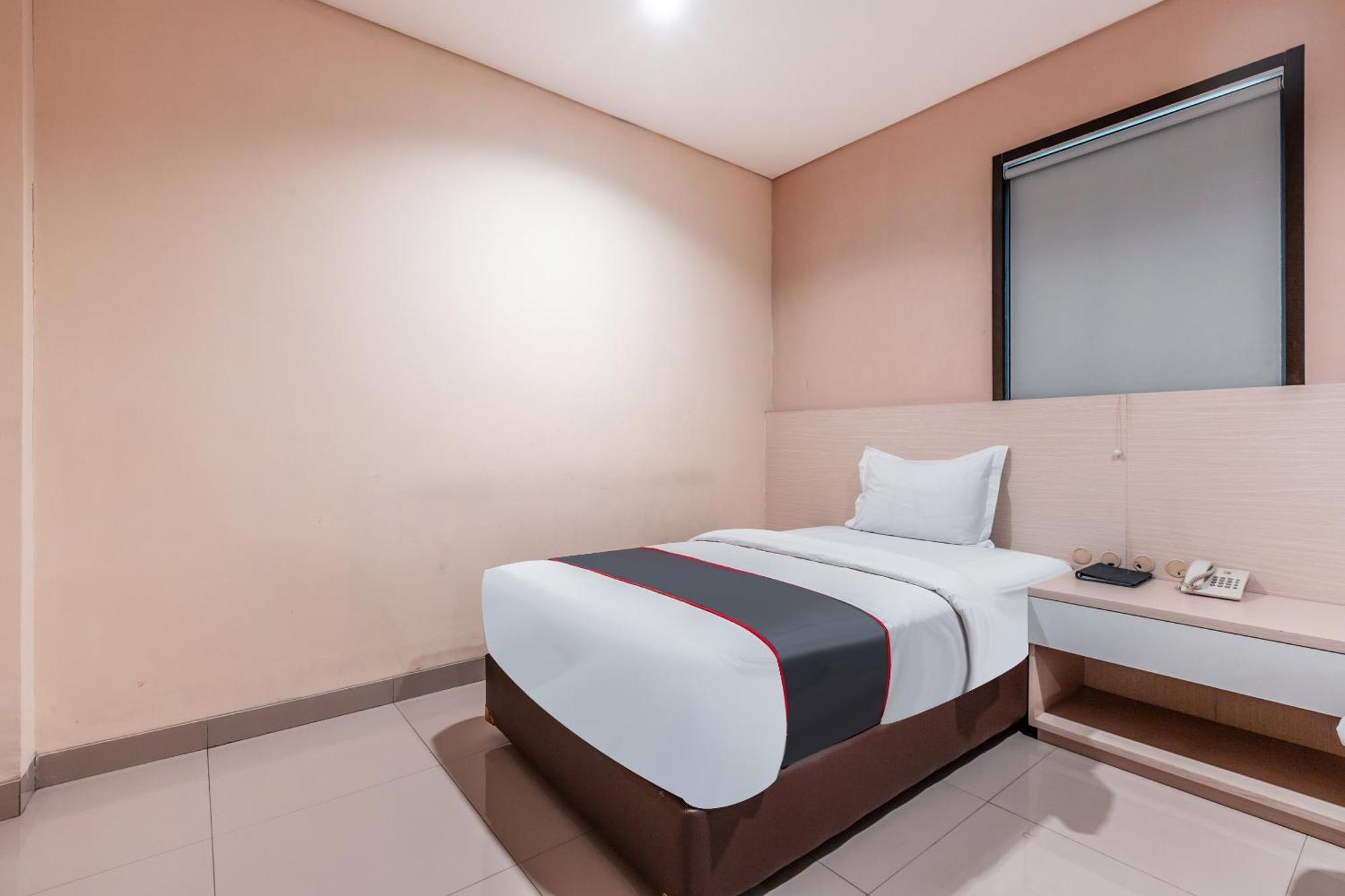 Vaccinated Staff - Collection O 26 Hotel Igloo Bekasi Exterior foto