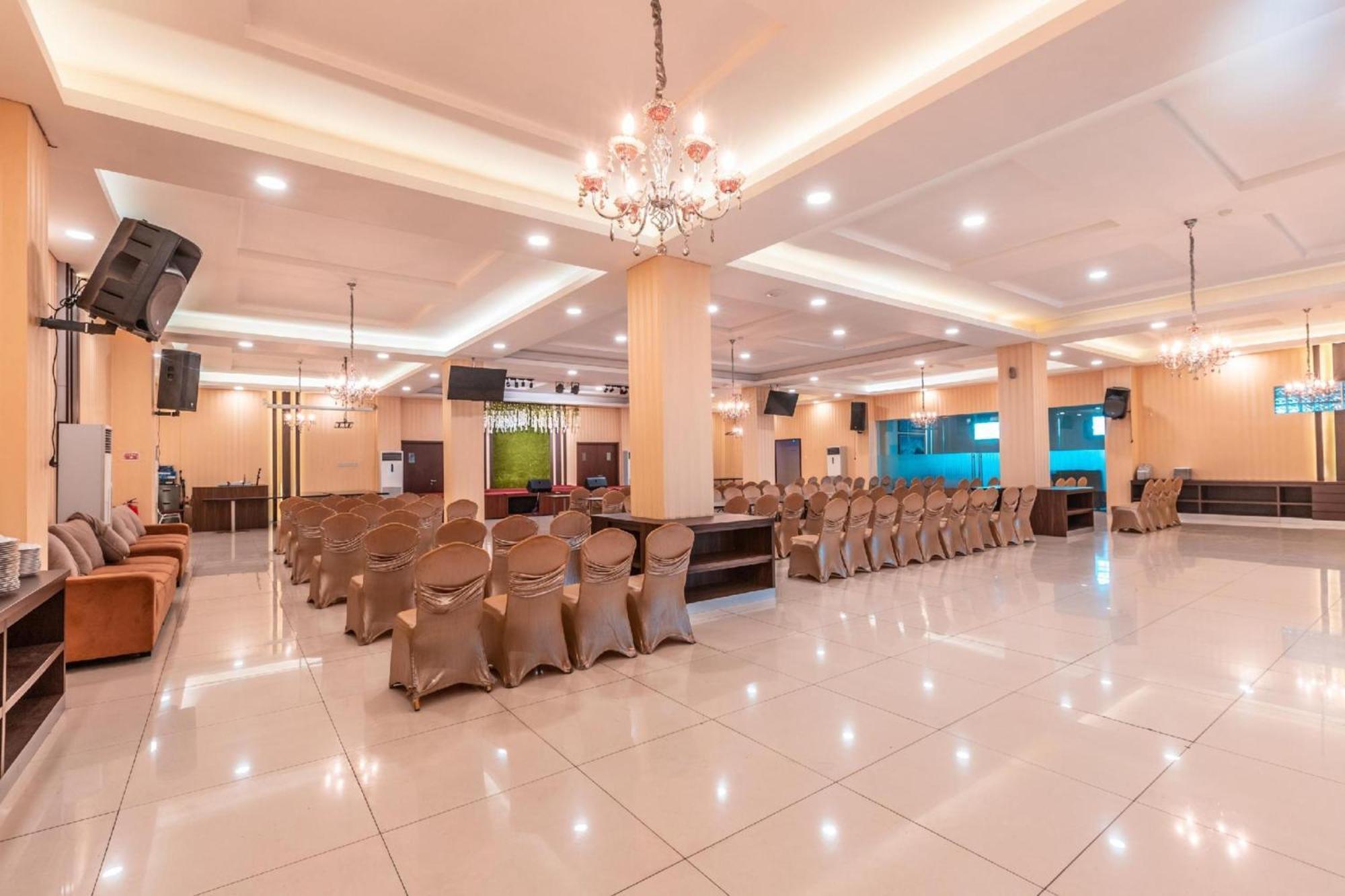 Vaccinated Staff - Collection O 26 Hotel Igloo Bekasi Exterior foto