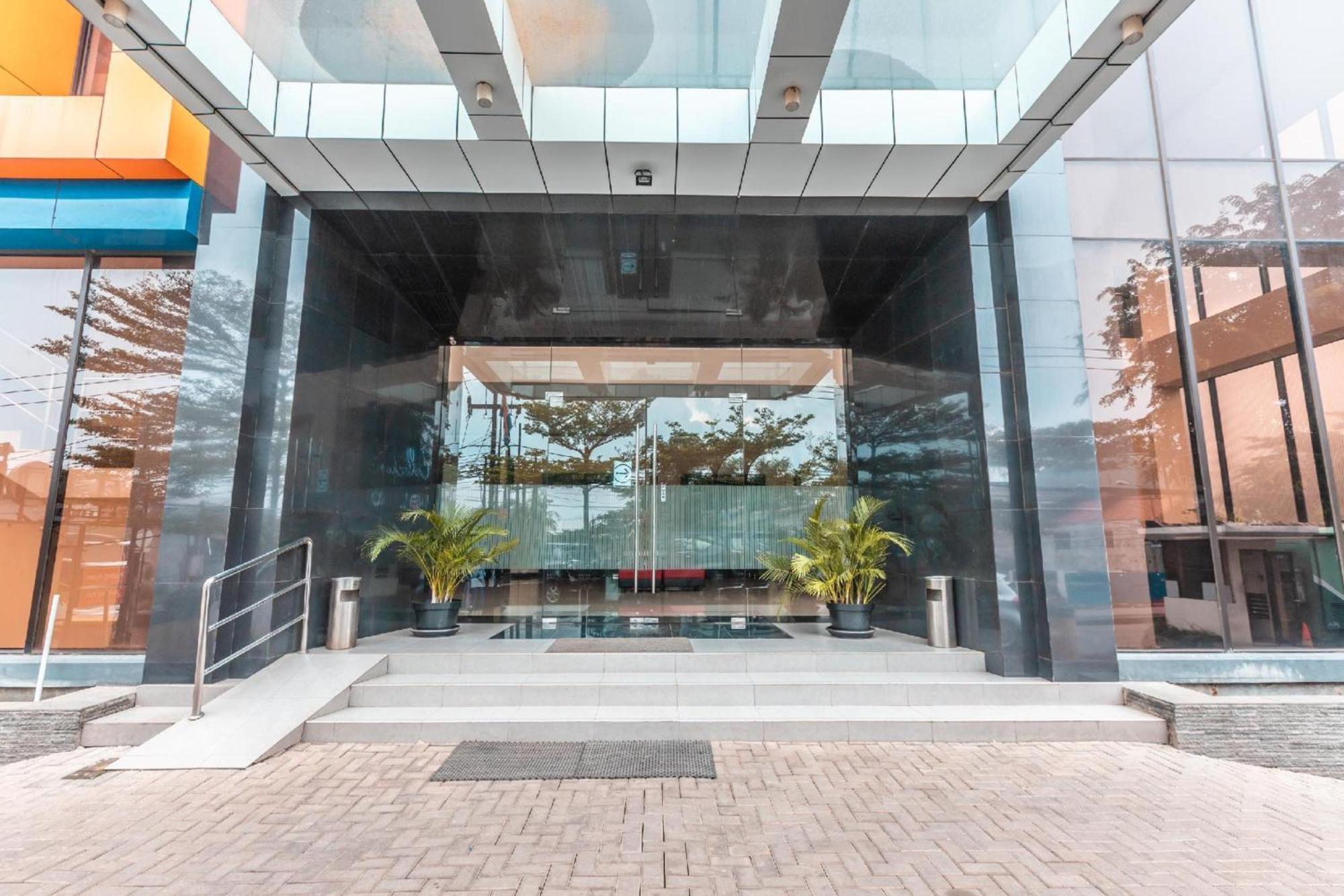 Vaccinated Staff - Collection O 26 Hotel Igloo Bekasi Exterior foto